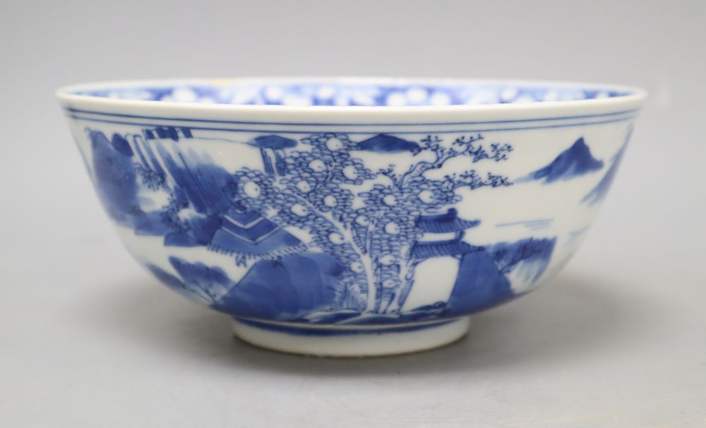 A 19th century Chinese blue and white bowl, diameter 18cm
